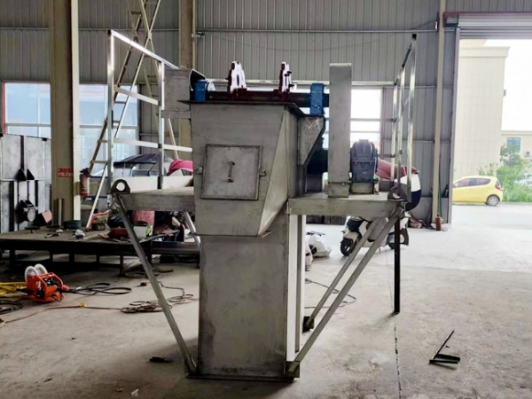 不銹鋼板鏈提升機(jī)